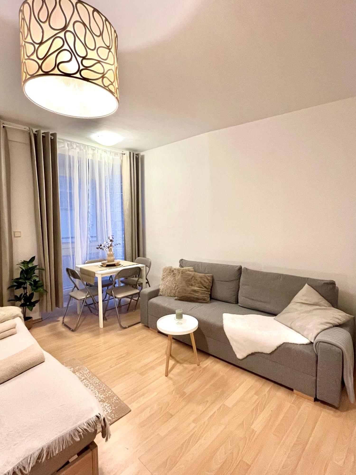 Apartment Simona - Old Town Братислава Екстер'єр фото