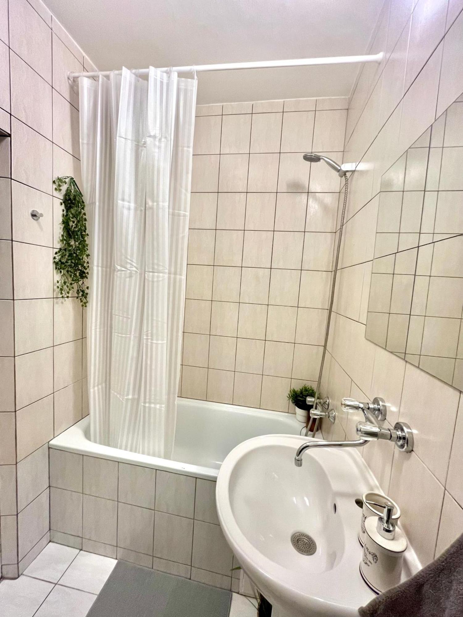 Apartment Simona - Old Town Братислава Екстер'єр фото